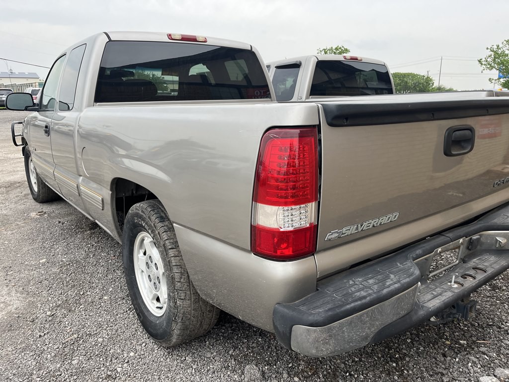 2000 Chevrolet Silverado 1500 Image 3