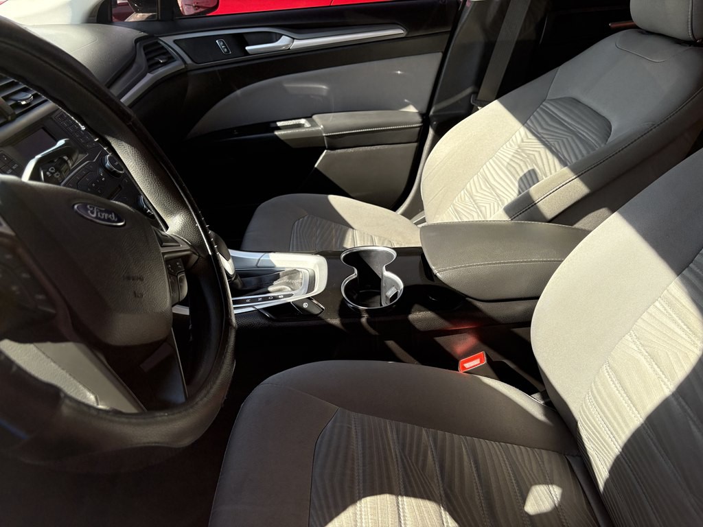 2016 Ford Fusion Image 4