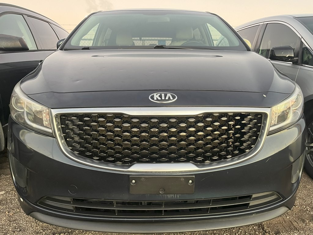 2016 Kia Sedona Image 2
