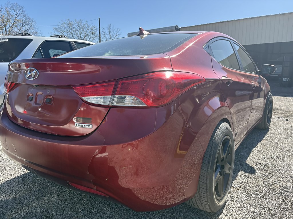 2013 Hyundai Elantra Image 3