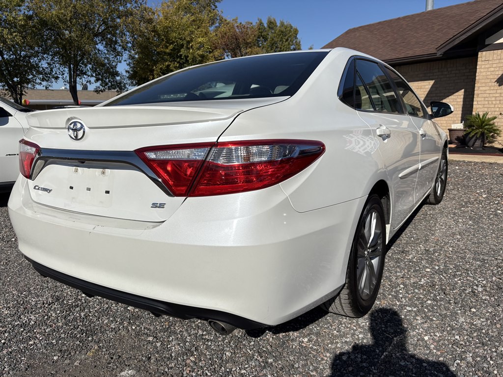 2016 Toyota Camry Image 4