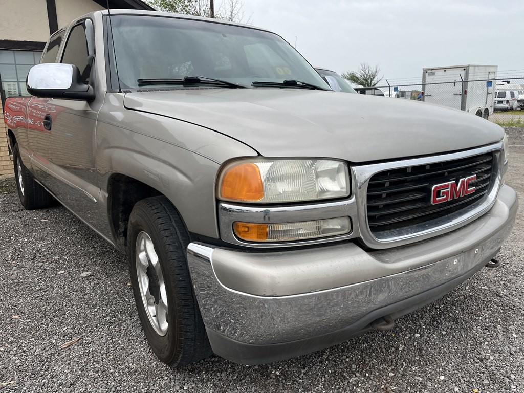 2000 GMC Sierra Image 1