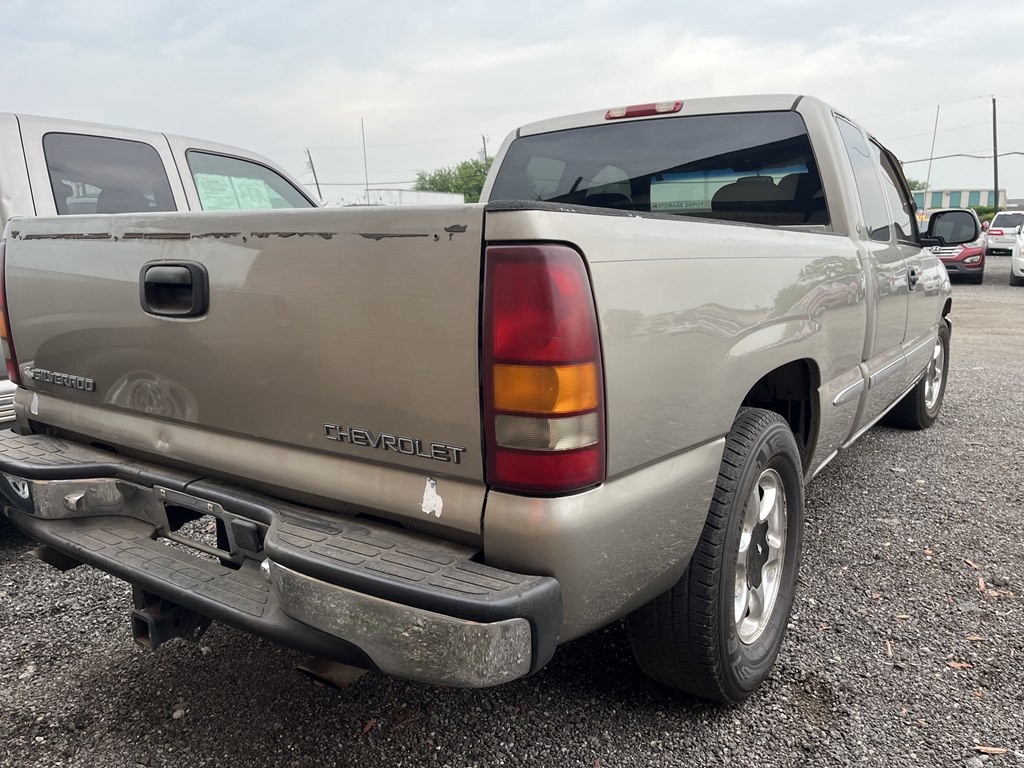 2000 GMC Sierra Image 8
