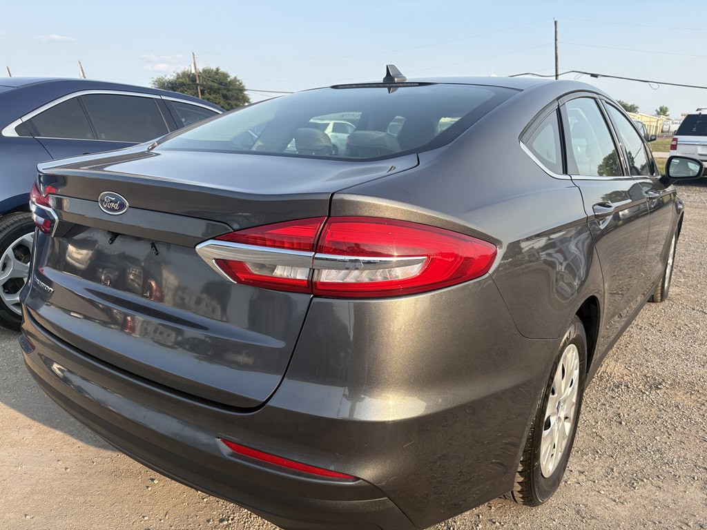 2020 Ford Fusion Image 4
