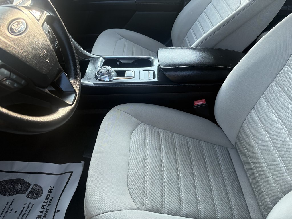 2020 Ford Fusion Image 5