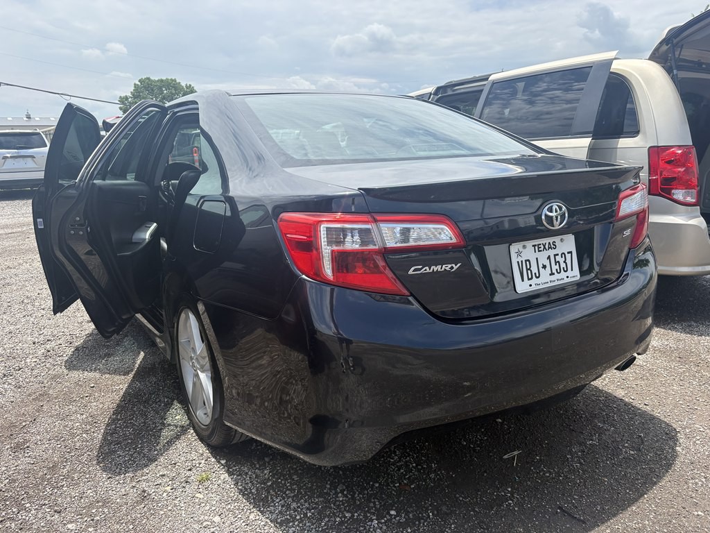 2012 Toyota Camry Image 3