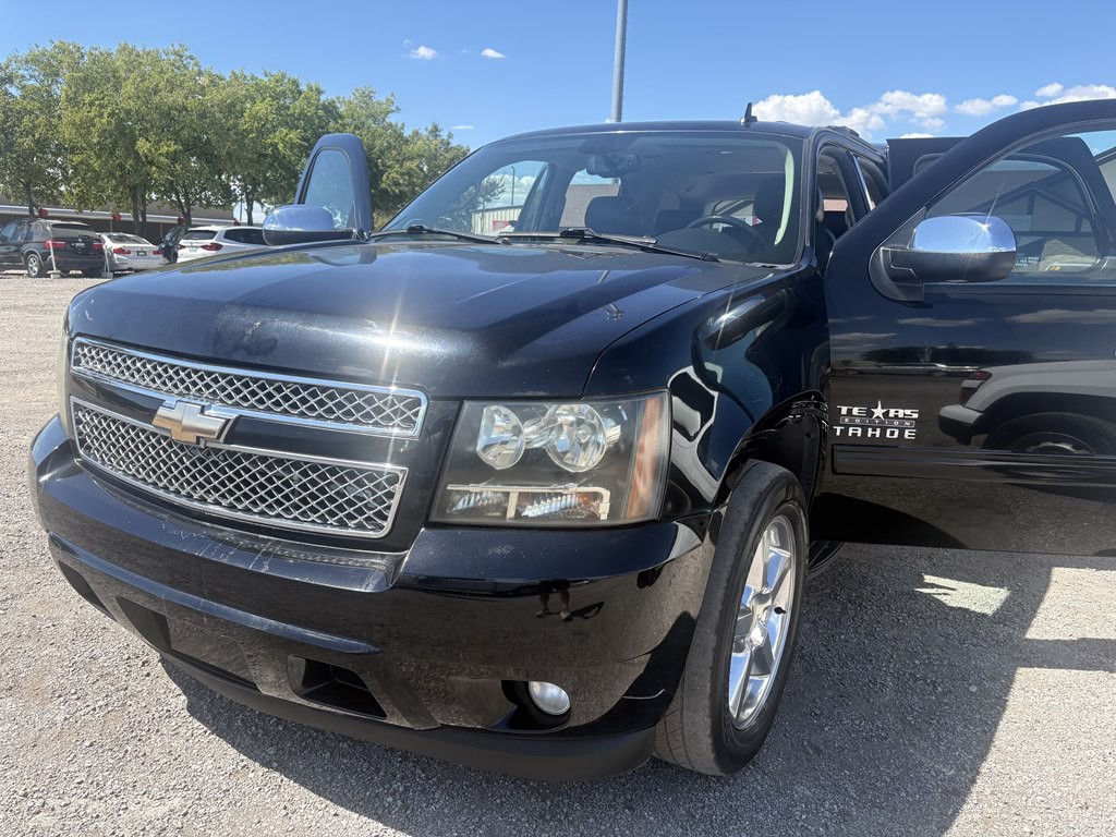 2010 Chevrolet Tahoe Image 2