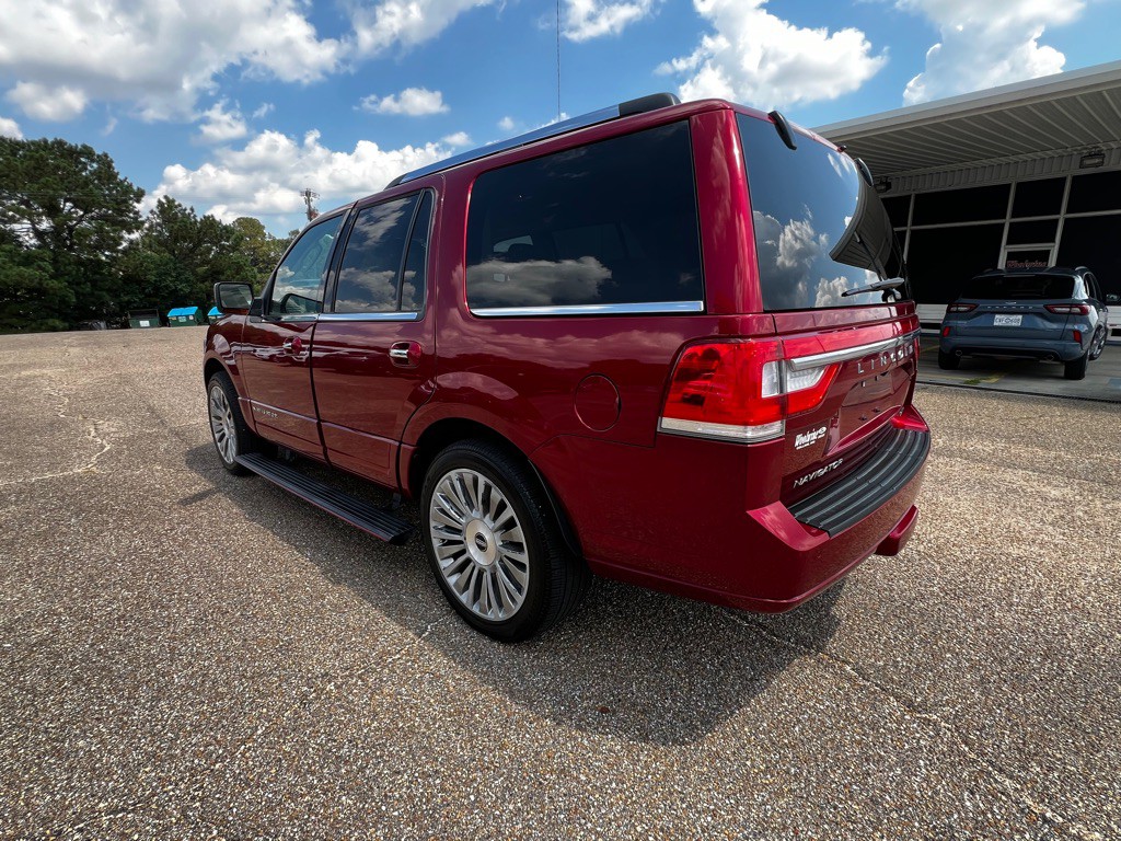 2015 Lincoln Navigator Image 3
