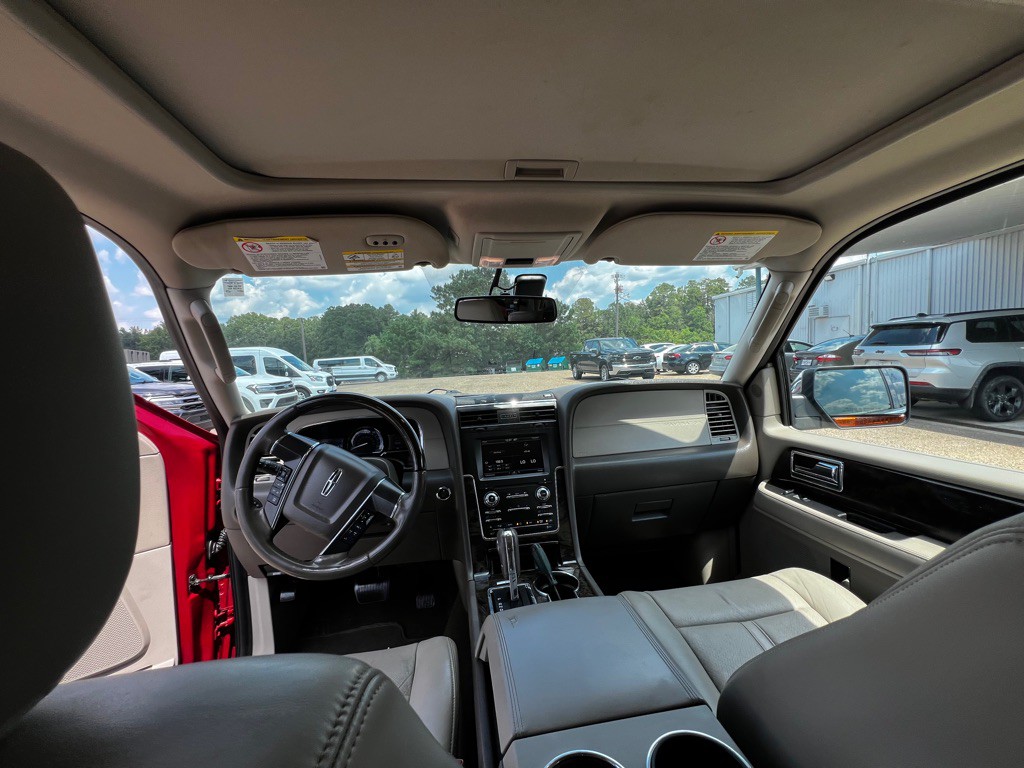 2015 Lincoln Navigator Image 14