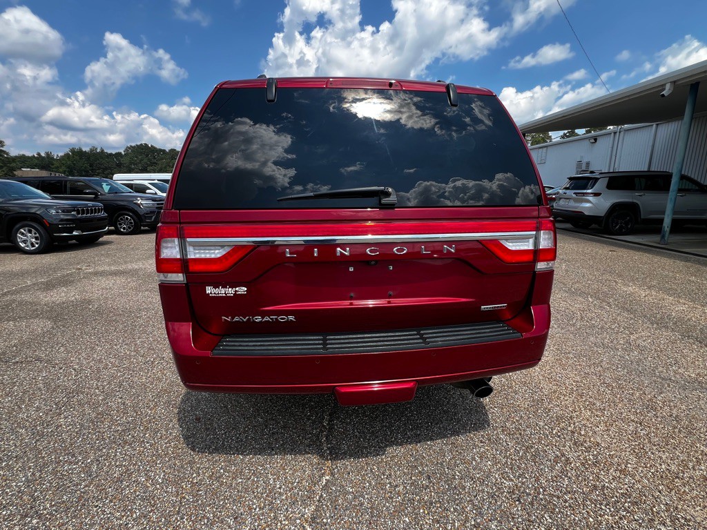 2015 Lincoln Navigator Image 4