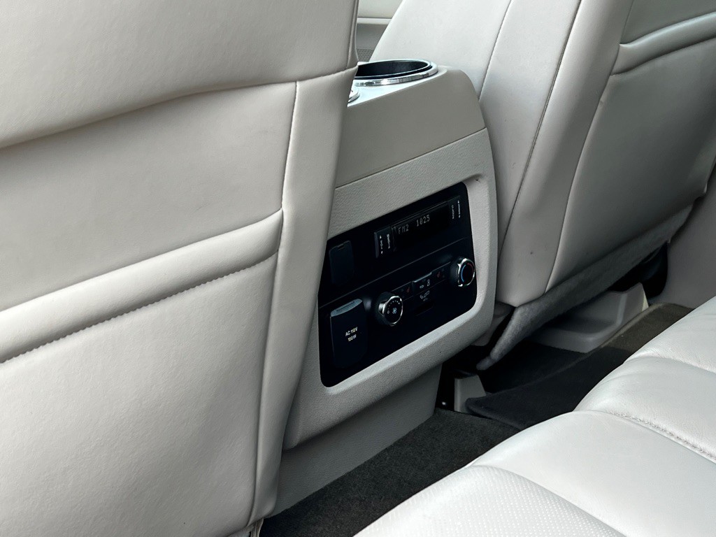 2015 Lincoln Navigator Image 16