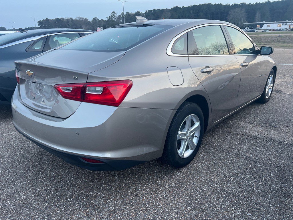 2024 Chevrolet Malibu Image 4