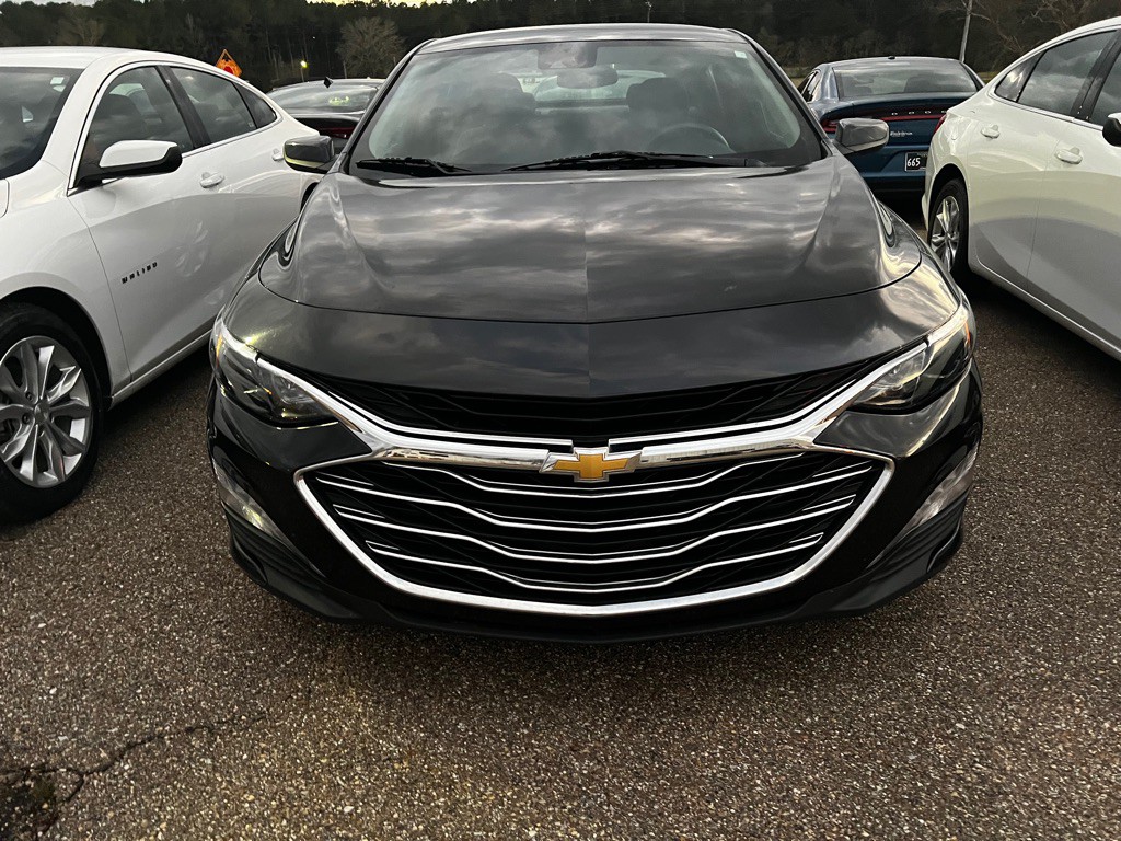 2023 Chevrolet Malibu Image 3