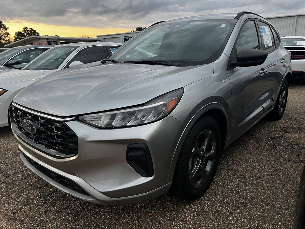 2023 Ford Escape Image 1