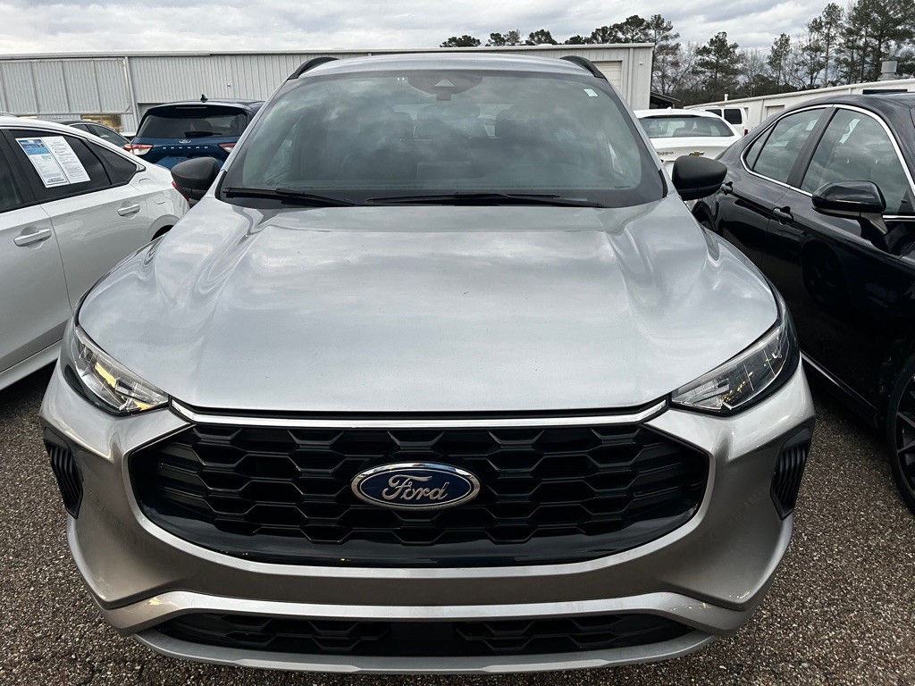 2023 Ford Escape Image 2