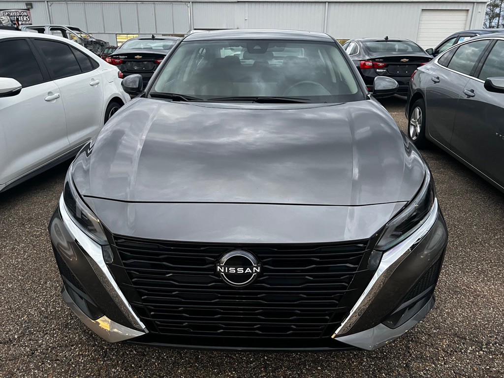 2024 Nissan Altima Image 2