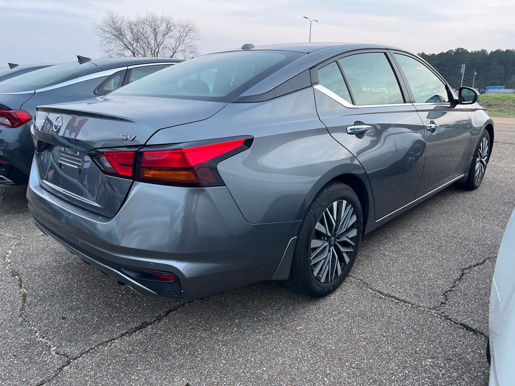 2024 Nissan Altima Image 6