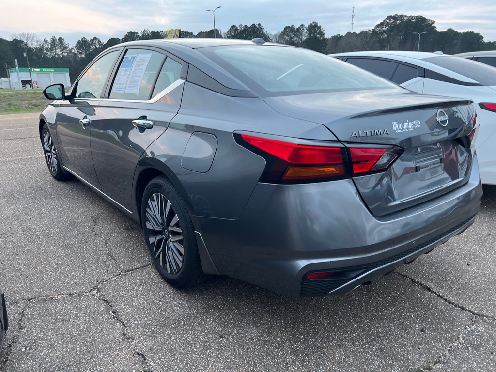 2024 Nissan Altima Image 8