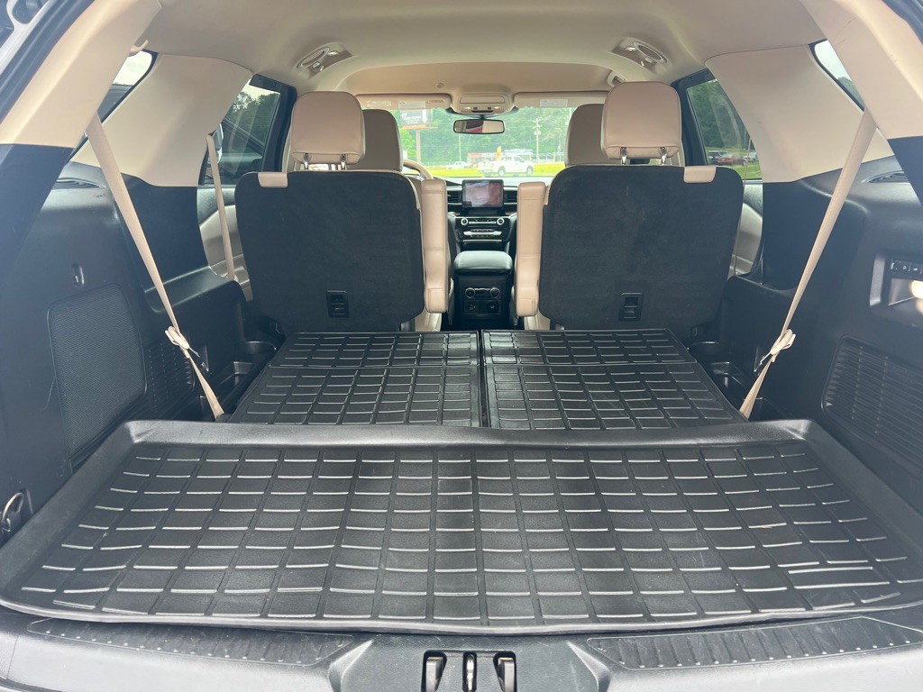 2021 Ford Explorer Image 8