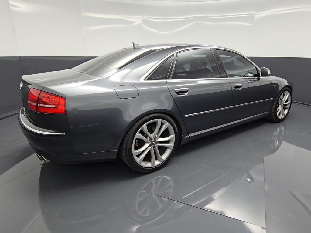 2008 Audi S8 Image 8