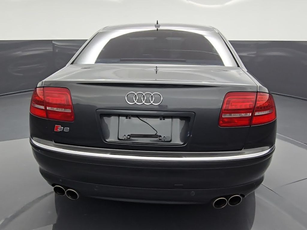 2008 Audi S8 Image 9