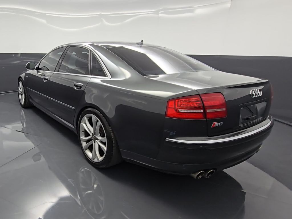 2008 Audi S8 Image 11
