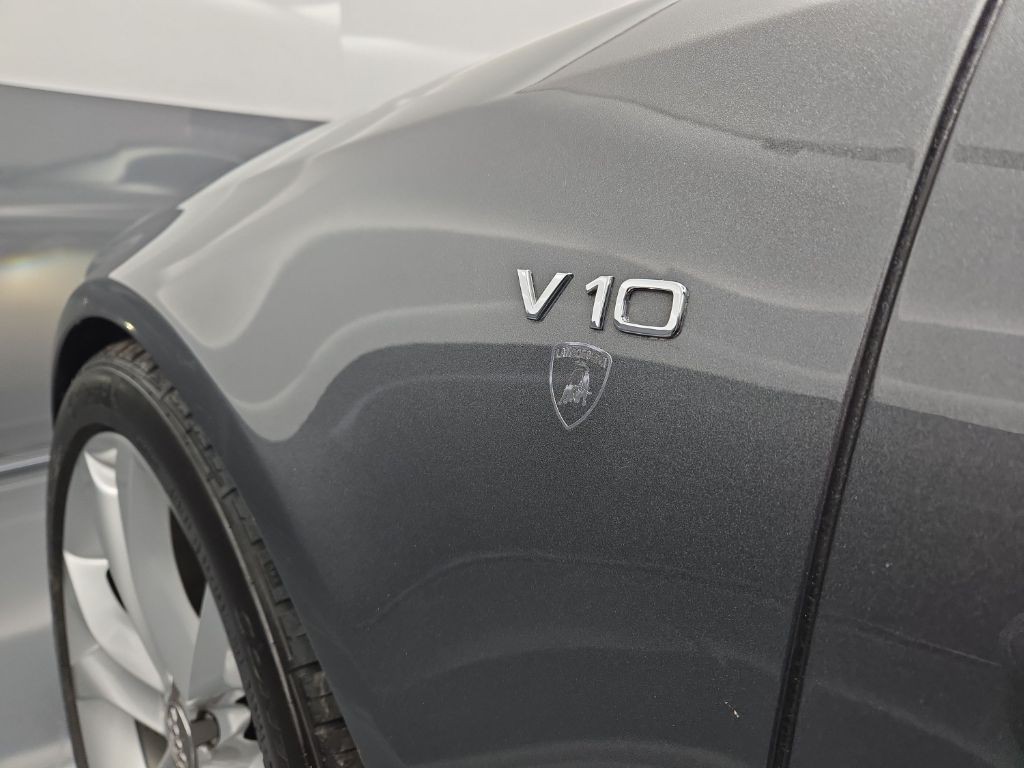 2008 Audi S8 Image 13