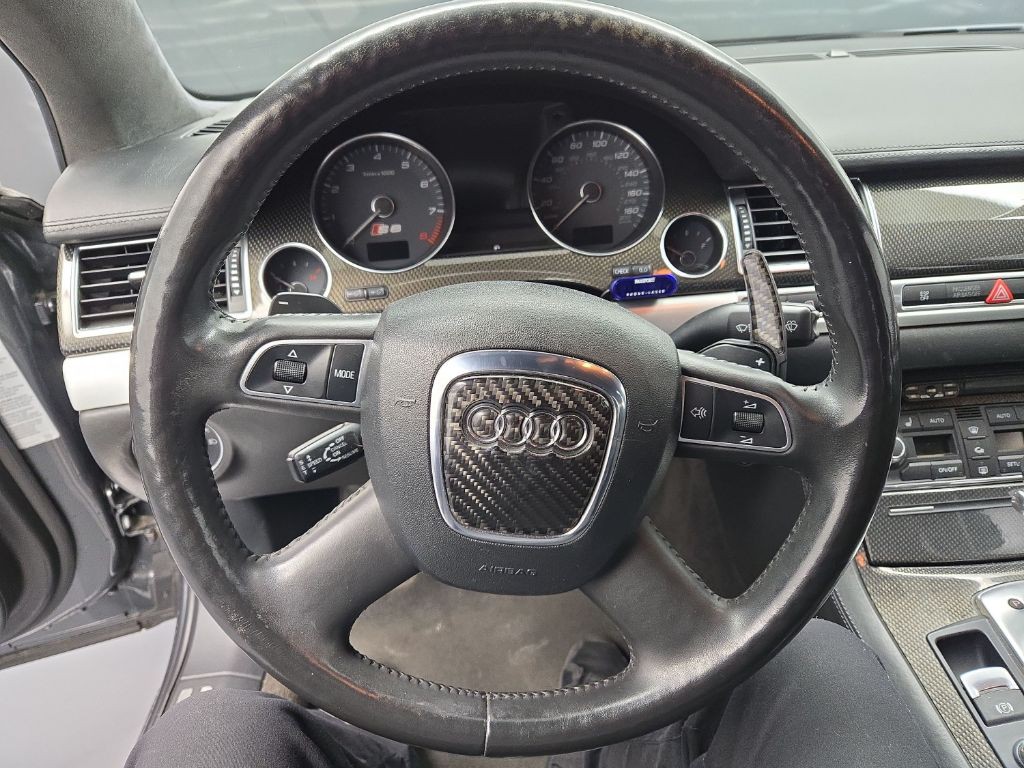 2008 Audi S8 Image 16
