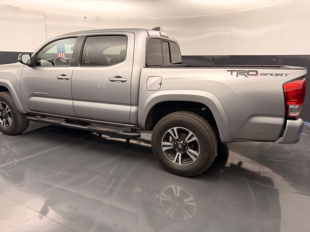 2016 Toyota Tacoma Image 4