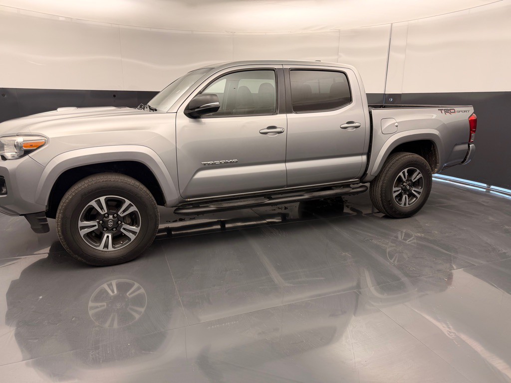 2016 Toyota Tacoma Image 5