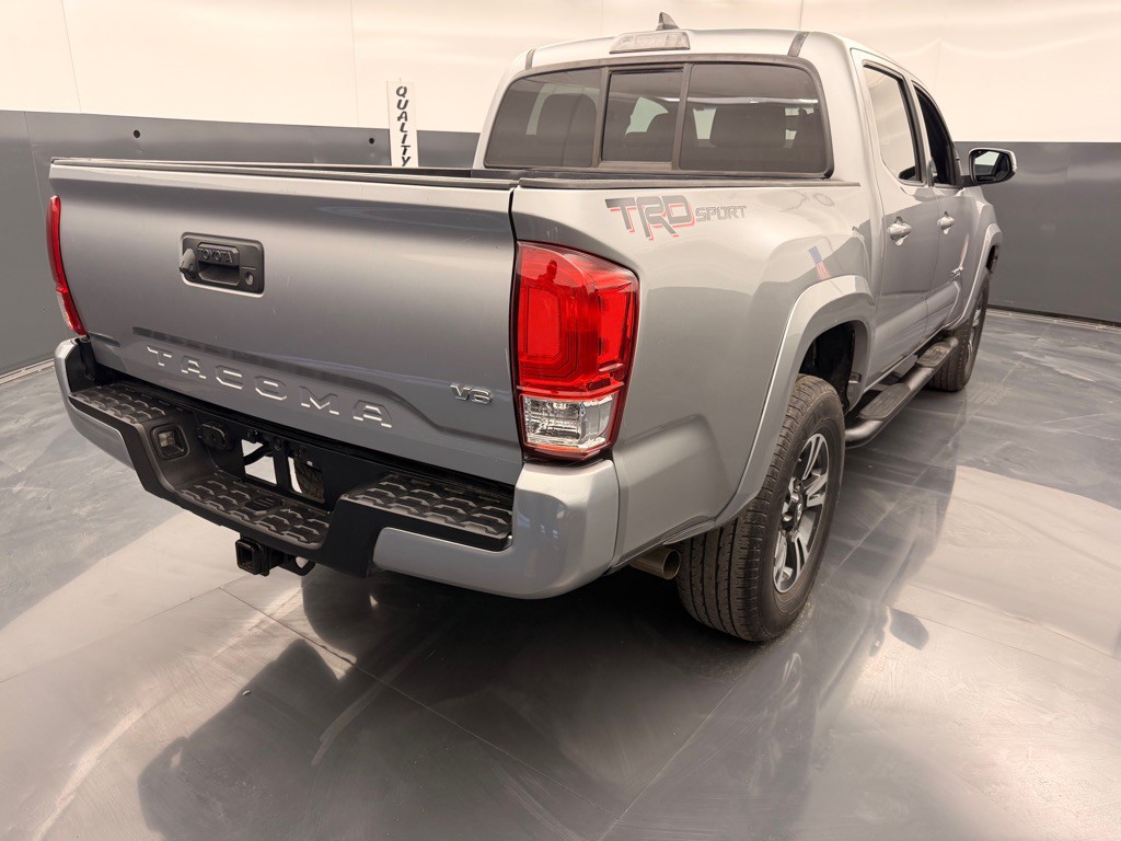 2016 Toyota Tacoma Image 6