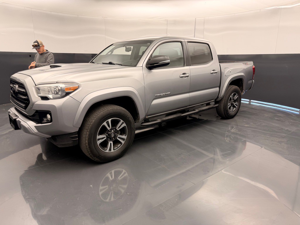 2016 Toyota Tacoma Image 8