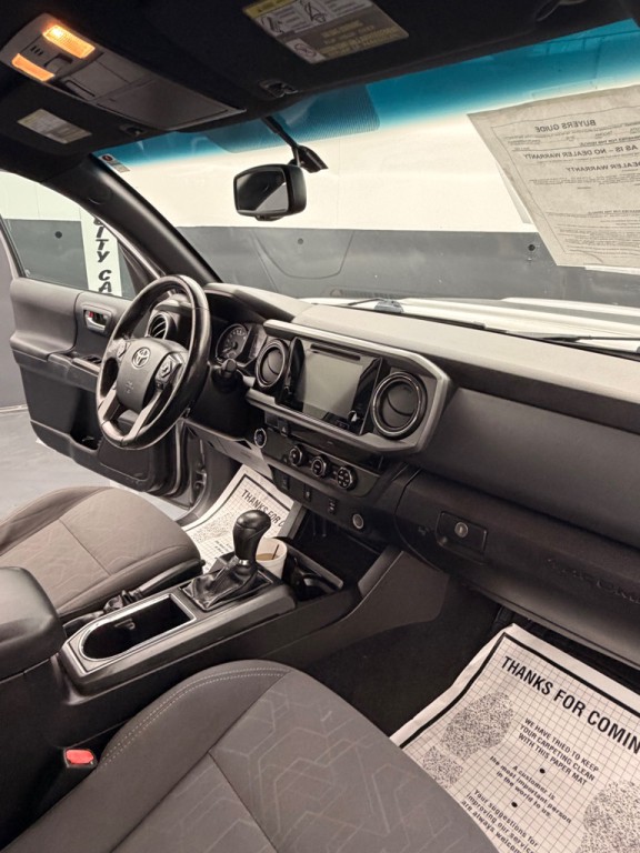 2016 Toyota Tacoma Image 11