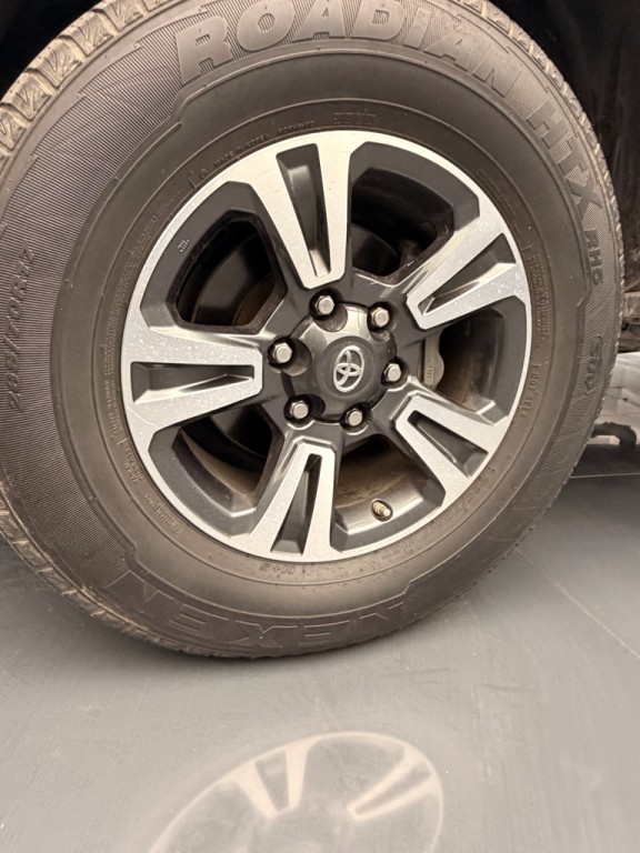 2016 Toyota Tacoma Image 16