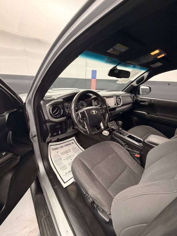 2016 Toyota Tacoma Image 19