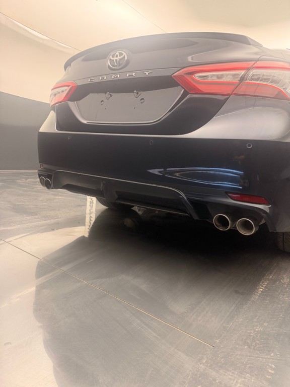 2018 Toyota Camry Image 16