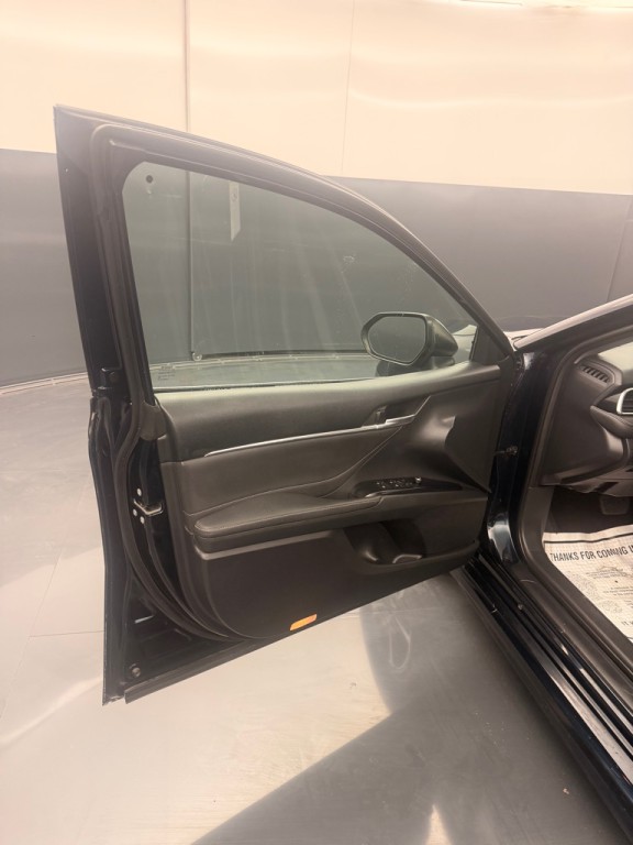 2018 Toyota Camry Image 18