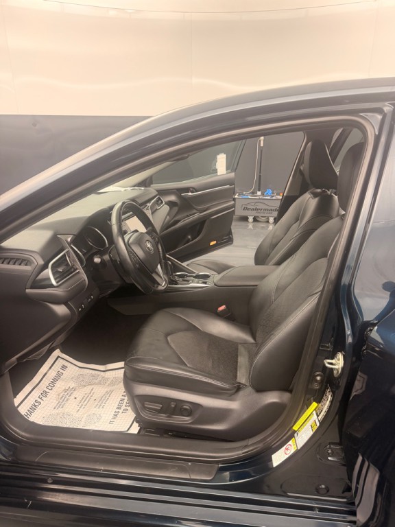 2018 Toyota Camry Image 19