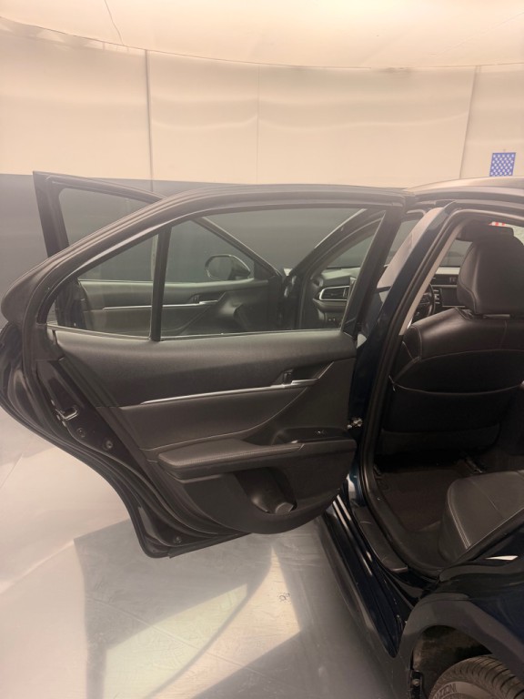 2018 Toyota Camry Image 20