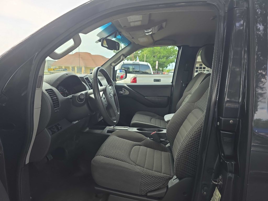 2012 Nissan Frontier Image 4