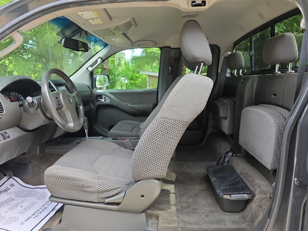 2012 Nissan Frontier Image 5