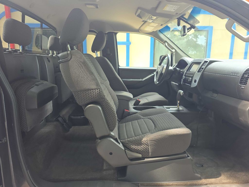 2012 Nissan Frontier Image 7