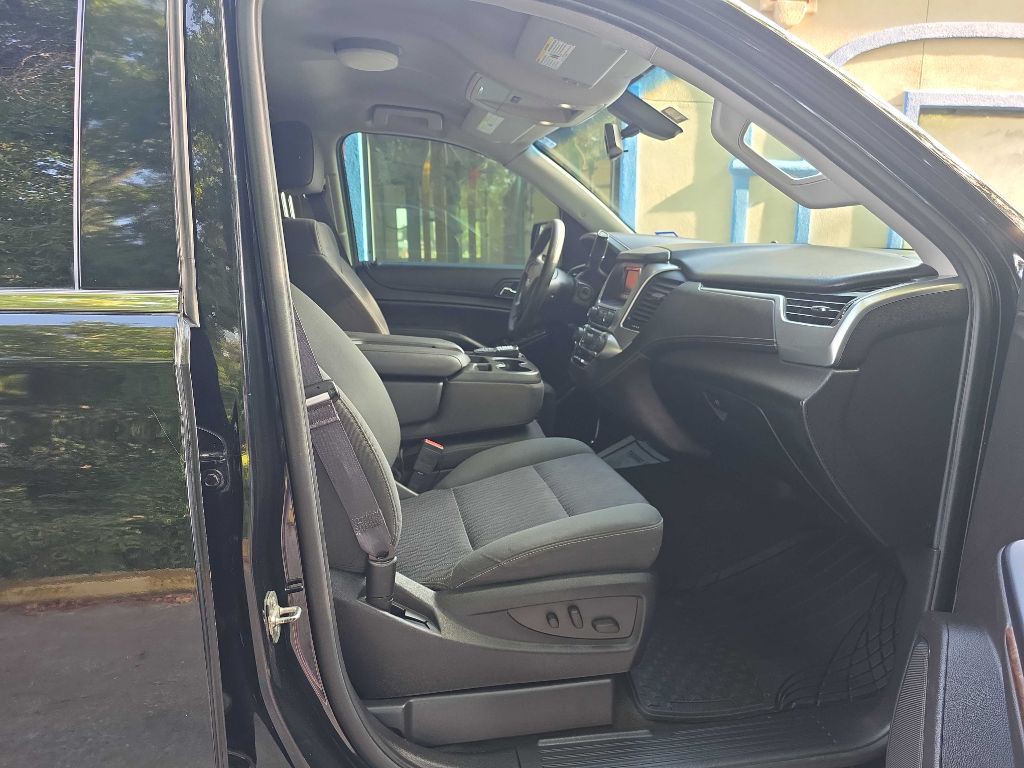 2017 Chevrolet Tahoe Image 6