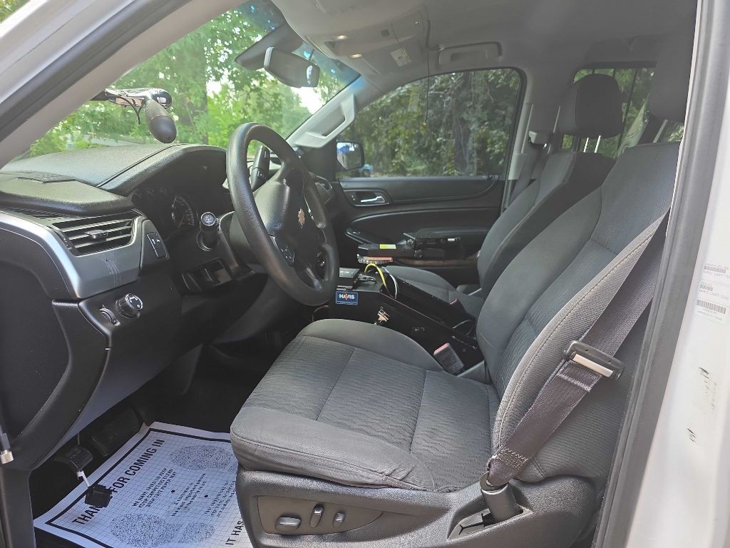 2017 Chevrolet Tahoe Image 2