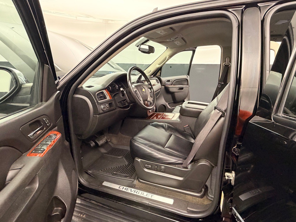 2011 Chevrolet Tahoe Image 11