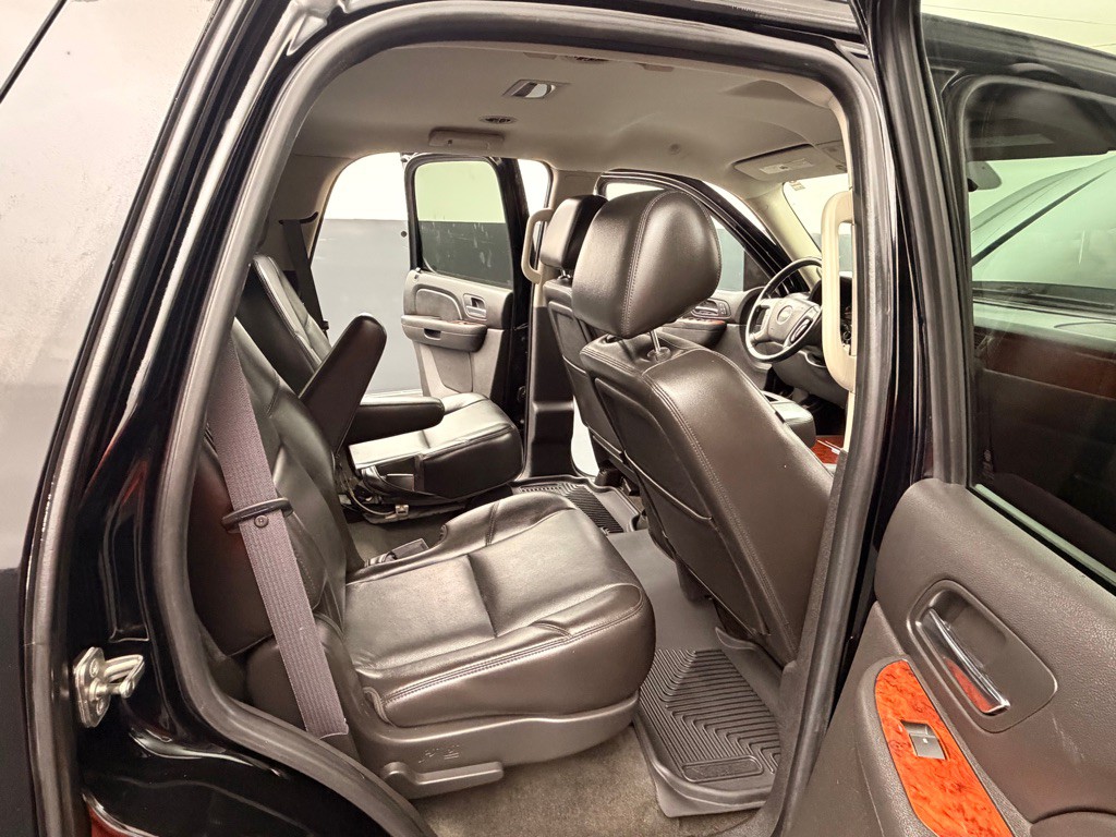 2011 Chevrolet Tahoe Image 14