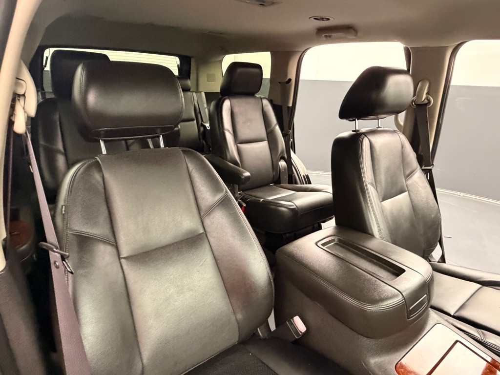 2011 Chevrolet Tahoe Image 16