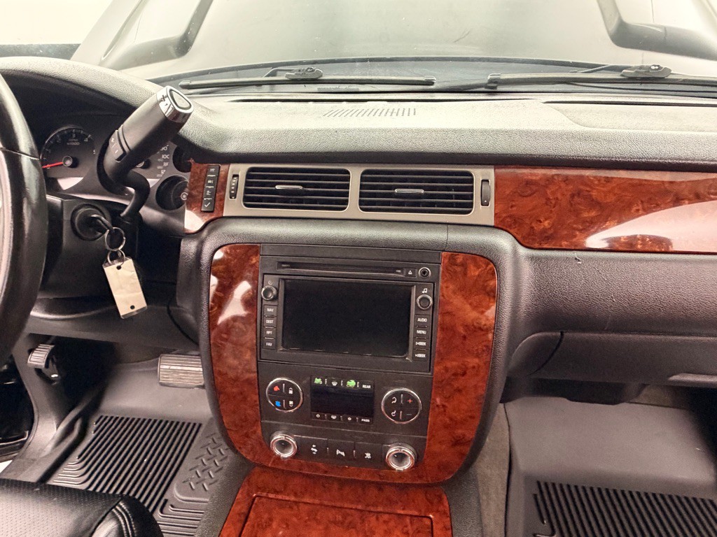 2011 Chevrolet Tahoe Image 17