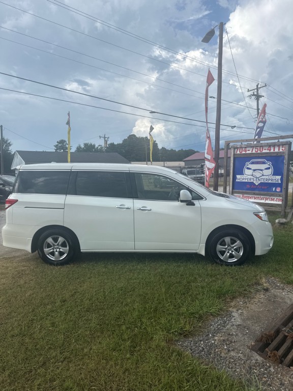 2015 Nissan Quest Image 2
