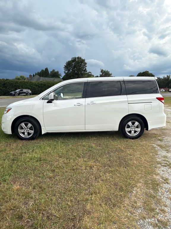 2015 Nissan Quest Image 4